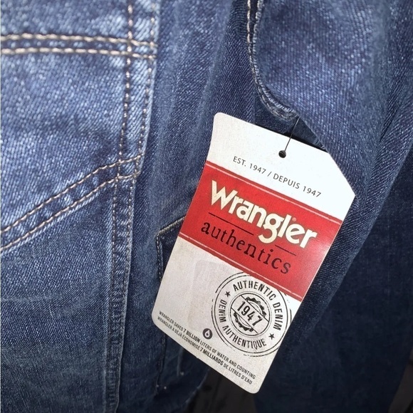 NWT Wrangler Authentics Denim Jacket Men’s Sz M Stretch Blue Button Up Lined - Picture 2 of 4